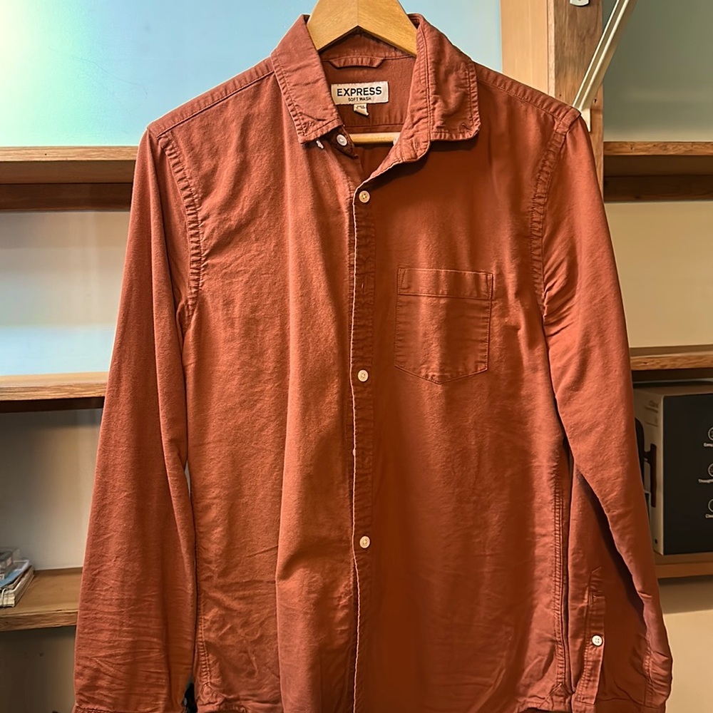 Express orange-brown soft wash casual button down shirt, men’s small